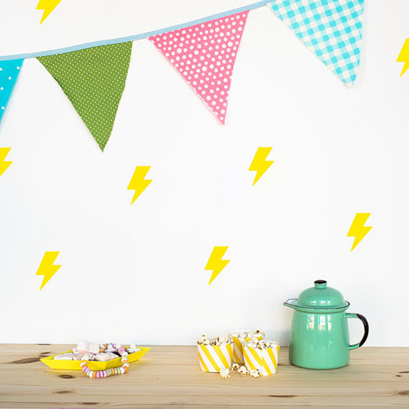 Tiny lightnings pattern wall d - đánh giá và giá Lighting Mcqueen Decor